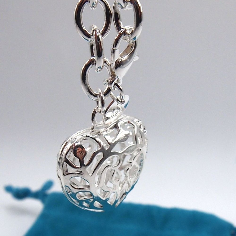 Beautiful Carved Heart Pendant Bracelet Stamped .925 Solid Sterling Silver - Picture 9 of 11